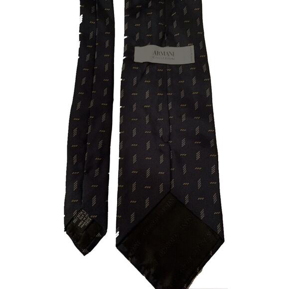 Armani Black Tie with Geometric pattern 60 x 3.75 100% silk Made in Italy - Picture 3 of 9